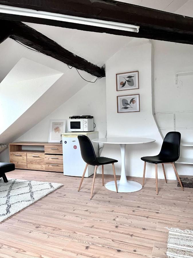 Loft Apartment Close To Metro Palmovka プラハ エクステリア 写真