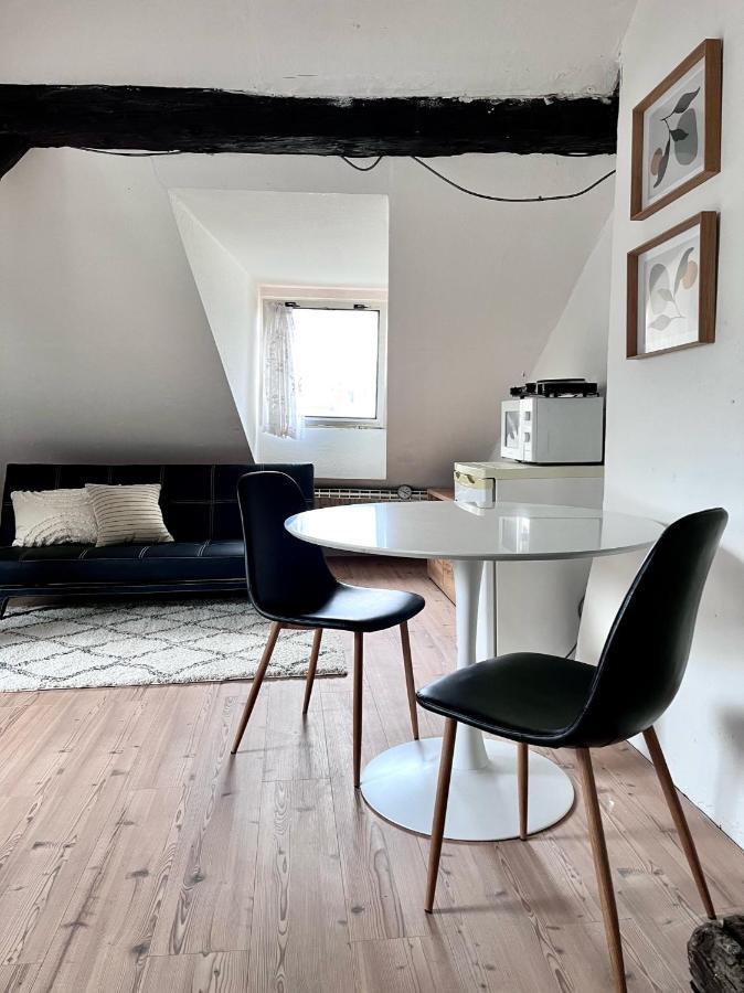 Loft Apartment Close To Metro Palmovka プラハ エクステリア 写真