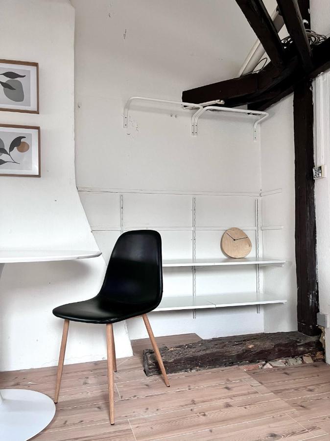 Loft Apartment Close To Metro Palmovka プラハ エクステリア 写真